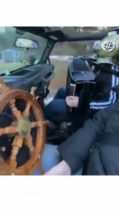 blursed car (i guess? )