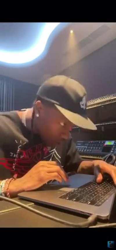 I pray every night this beat will get used😩🙏