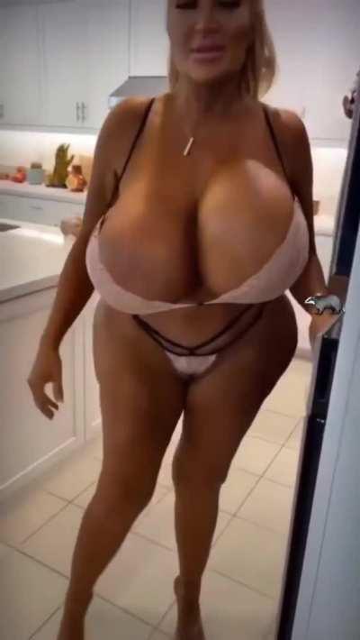 Do we call her MILF/ GILF?