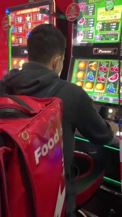 De ce iti intarzie comanda de cirese de la Tazz ...