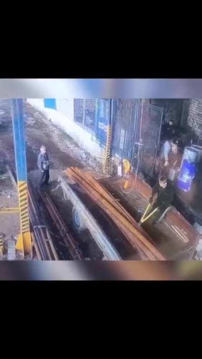 Idiot nearly hangs himself