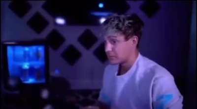 Id like him to have shock so he could rail me like that from behind