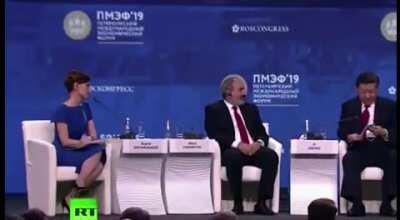 疯狂流汗黄豆😅