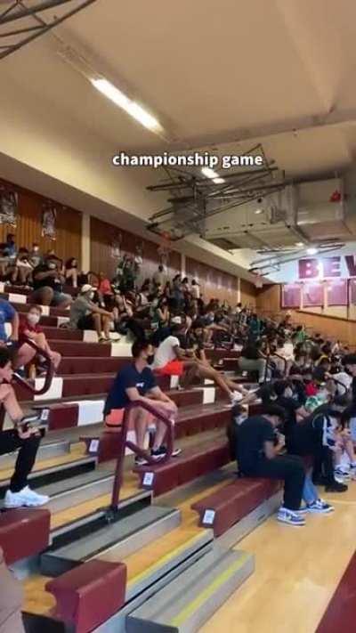 Guy travelled 10k miles just to surprise his fan.