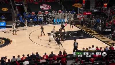 [Highlight] Middleton scores 16 points in 4 minutes