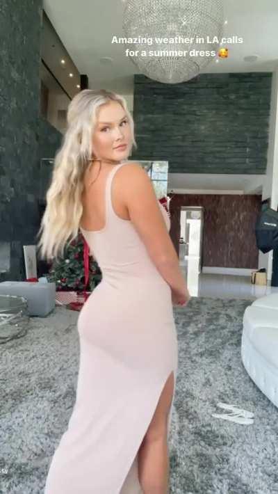 🔥🔥🔥 CUTE GIRL 🔥🔥🔥 CHECK HER NUDE COLLECTION 😍😍LINK IN COMMENT 🔥🔥