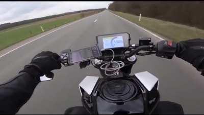 Motorcyclist goes in the opposite direction