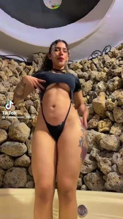 🍑🥳valeriakeeler_oficial🥳🍑