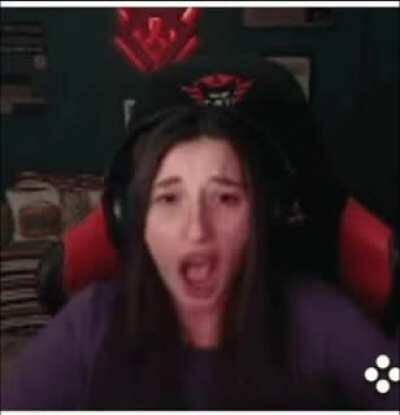 Hic unutuyorum mk cok kucukken babamin sikini gormustum sonra aglamisim benimki niye bu kadar kucuk diye