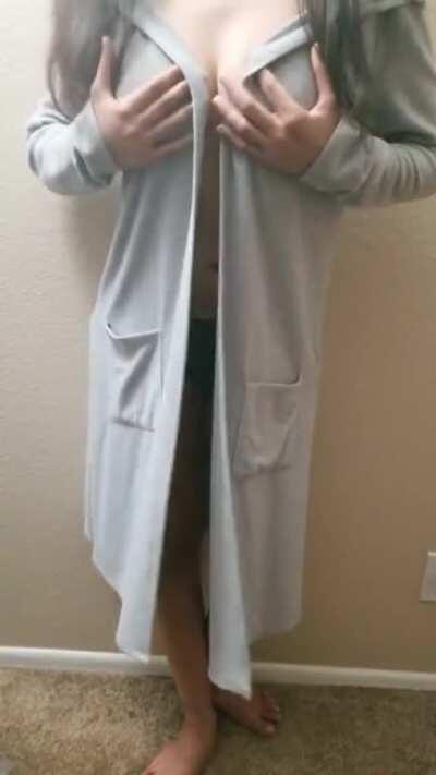 Just trying to cure your Monday/Sunday night blues 😘