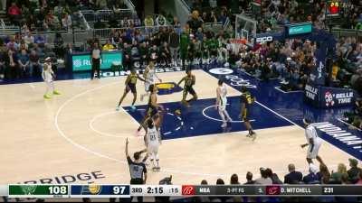 [Highlight] Jrue Holiday sinks the three-pointer for a career high 45 points in the night!