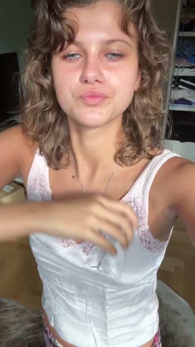 I heard you like sexy girls with small boobies but a big will to F, right? 🥹💖🫶🏻🍬
