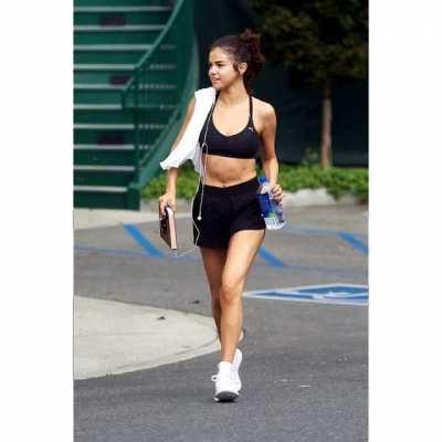 Queen’s sports bra mix