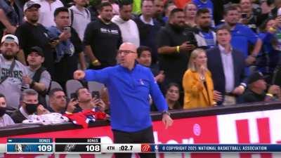 [Highlight] Jason Kidd is beside himself, pacing around the sideline begging (through frantic gesticulations) Boban to guard the inbounds pass on the last play of the game