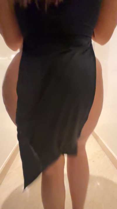 Can any cuck refer me a bbc to pound me while my roommates are out? Need him to be BIG!