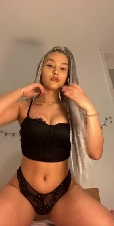 would make my day if at least one person loved my big chest 😇