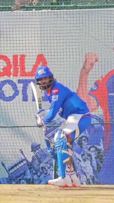 Bichara bowling bhi kare, batting bhi