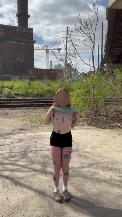 i love flashing with a view