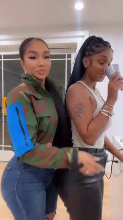 Lani n Bernic€ (@laniblair)