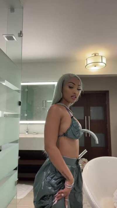 Shenseea