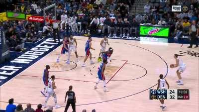 [Highlight] Facu throws it behind his head to Cancar for the three!