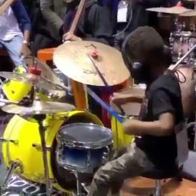 The band had to stop and let him flex