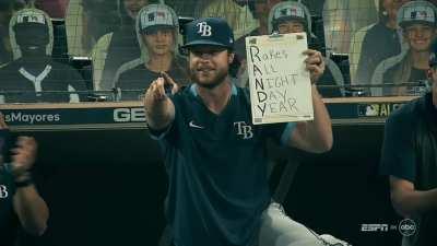 [Highlight] [Highlight] Jeff Passan performs Macarena with 