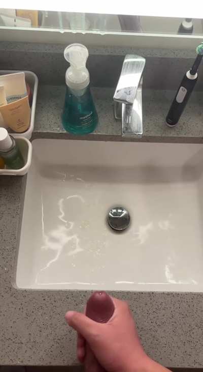 Damn, need to clean my mirror now