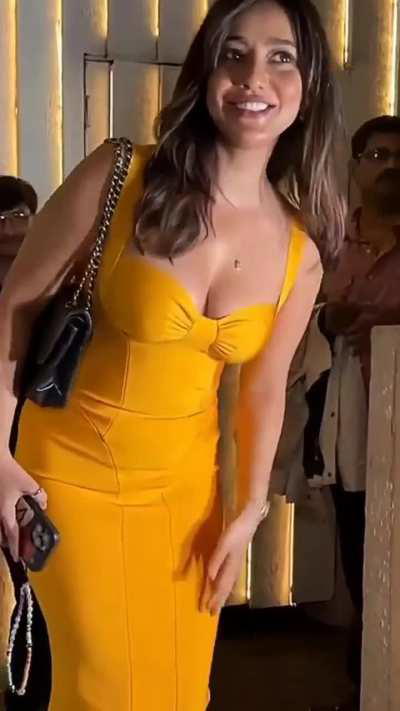 Neha sharma ke santre🍊🤤