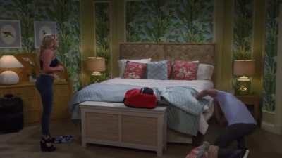 Emily Osment in ‘Young & Hungry’