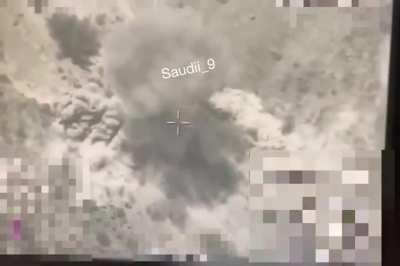 Saudi airstrike destroys a Houthi pickup full to the brim with fighters - at least 7 KIA. Ma'rib, Yemen. (18/01/2022)