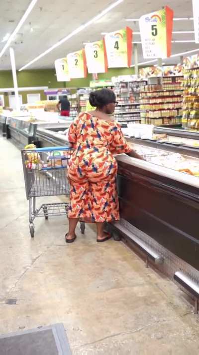 She does the shopping and cooking, what are you bringing ? [Jakeyrria]