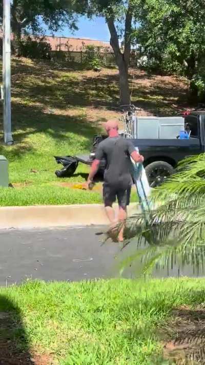 Racist guy attacks workers at apartment complex