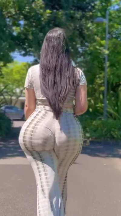  🚶🏻‍♀️‍➡️