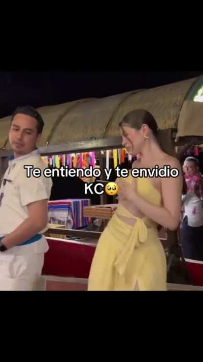 Que rico mueve el culo💕🍑