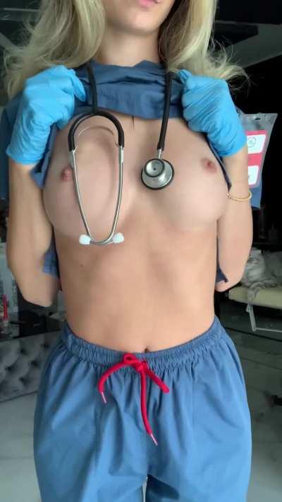 Nurse boobs have healing power🥵