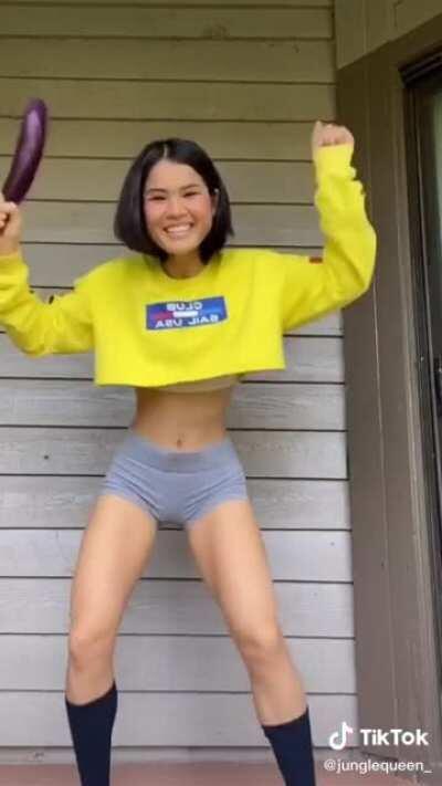 Possible thot has been detected and I wanted to warn y’all if you see her