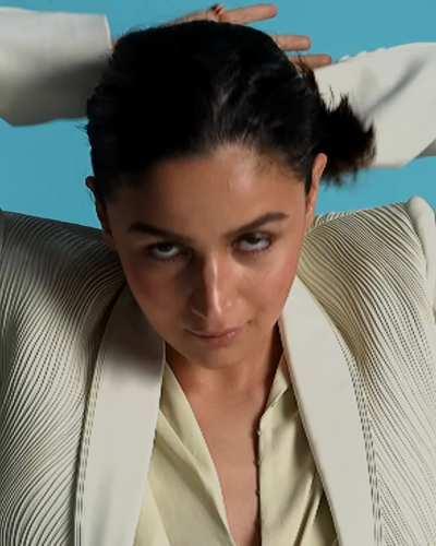 Alia Bhatt ra@nd mommy is ready to take care of our raging boners which she made by her MILFy bod and lusty expressions