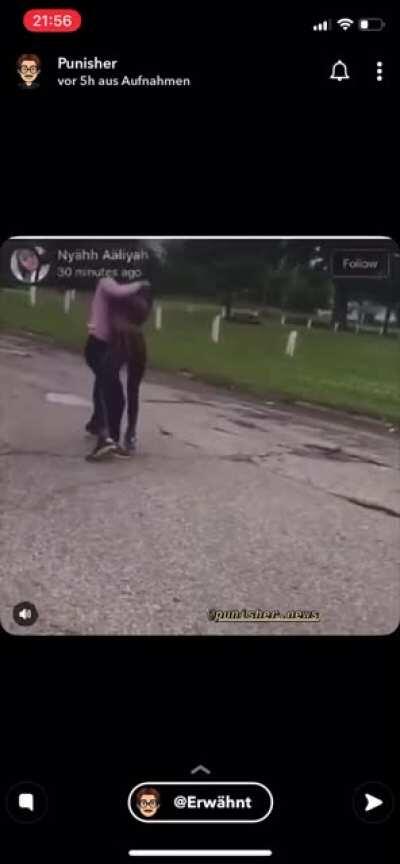 Damn she saw her own calves yikes