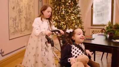 First Lady Olena Zelenska pays tribute to Lisa, the little girl who was killed today in Vinnytsia: “We met this wonderful girl during the Christmas video shoot. Please see her live. I cry with her loved ones.”