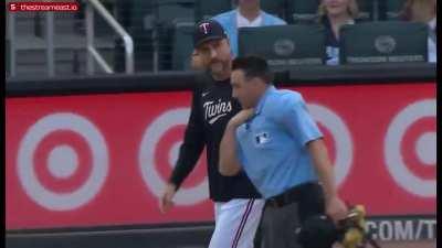 [Highlight] Joey Gallo and Rocco Baldelli have been ejected from the game after arguing a clear 3rd strike call