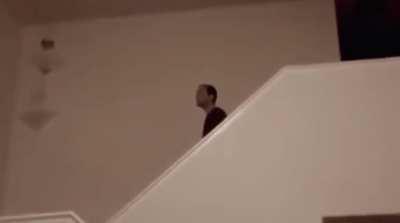 Bobby fakes escalators