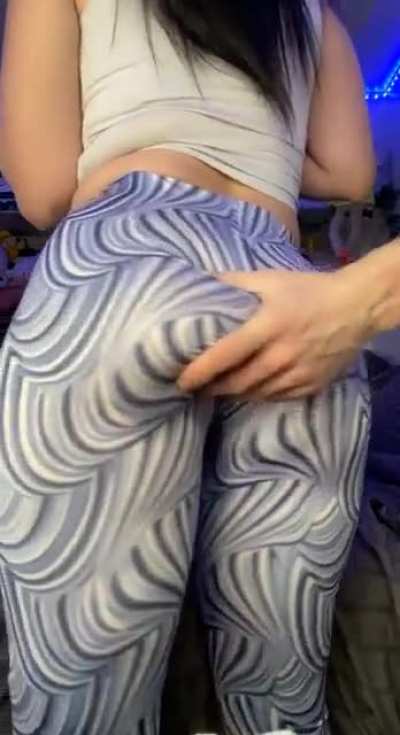 Jiggles so perfectly🤤