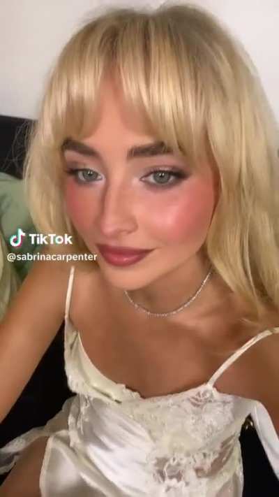 Sabrina Carpenter 