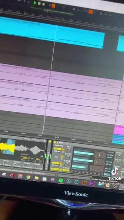 I sampled Gina Valentina’s Moan Into a beat