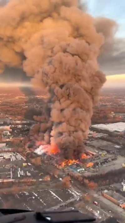 Footage of fire in Chicago heights