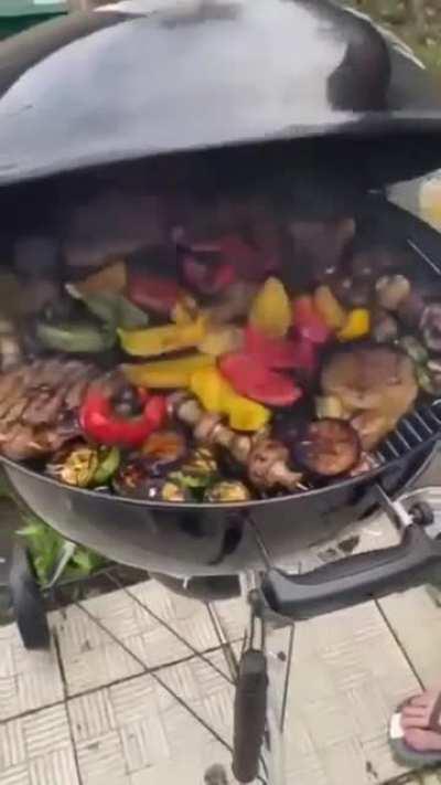 Joder pero que buen asa... ._.