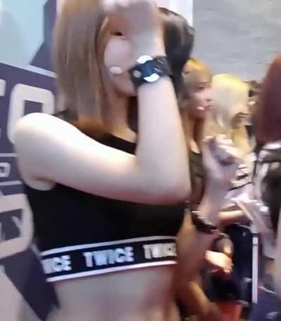 Mina (ft. Tzuyu & Momo) - black sports top, ✌️