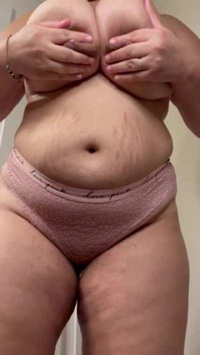 This chubby mombod is turning one year older this week