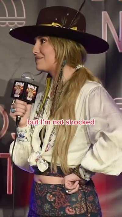 More of Lainey discussing her cheeks! 👏😂